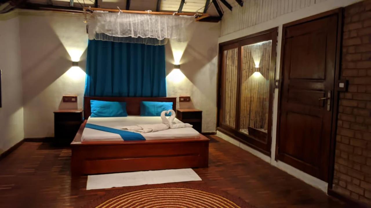 Ampazony Oasis Lodge 马哈赞加 外观 照片