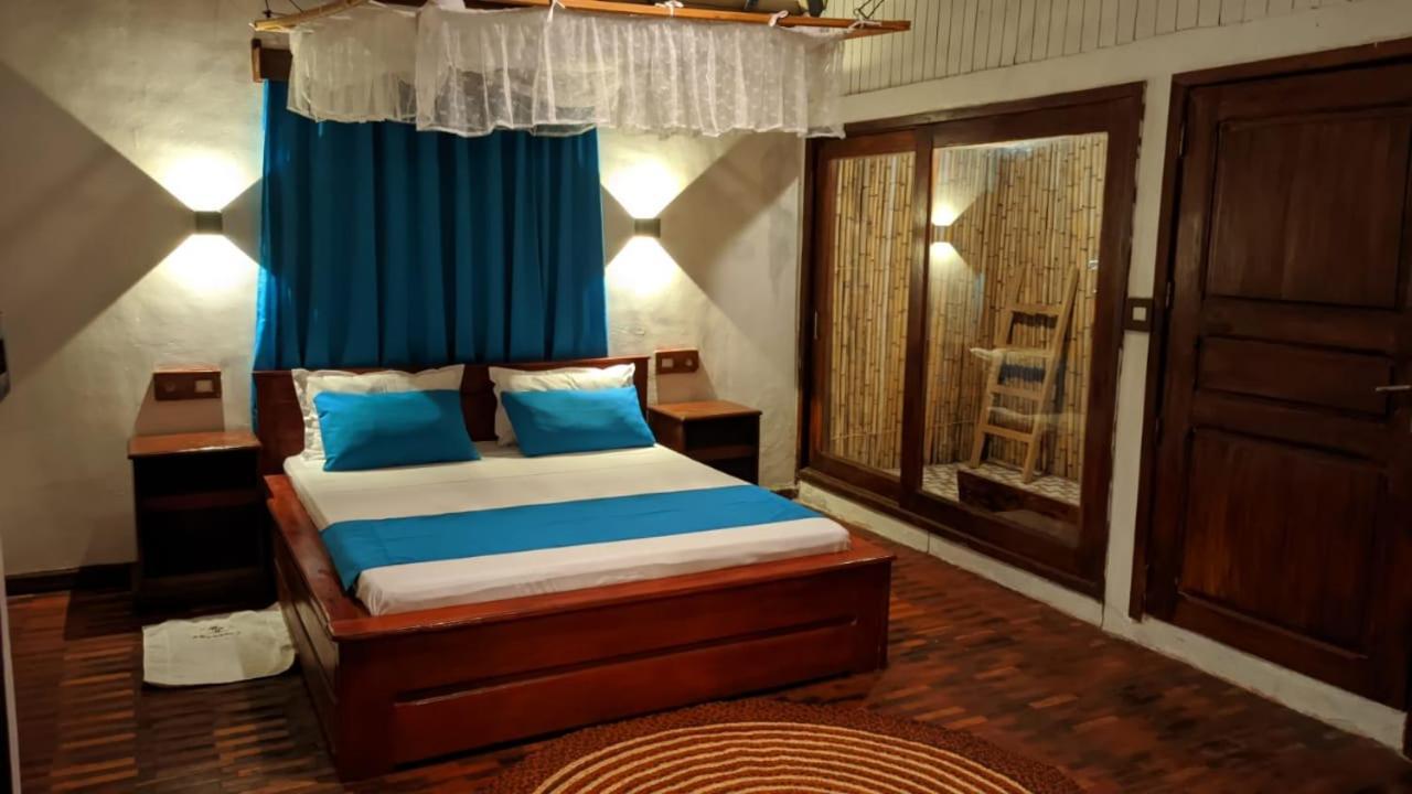 Ampazony Oasis Lodge 马哈赞加 外观 照片