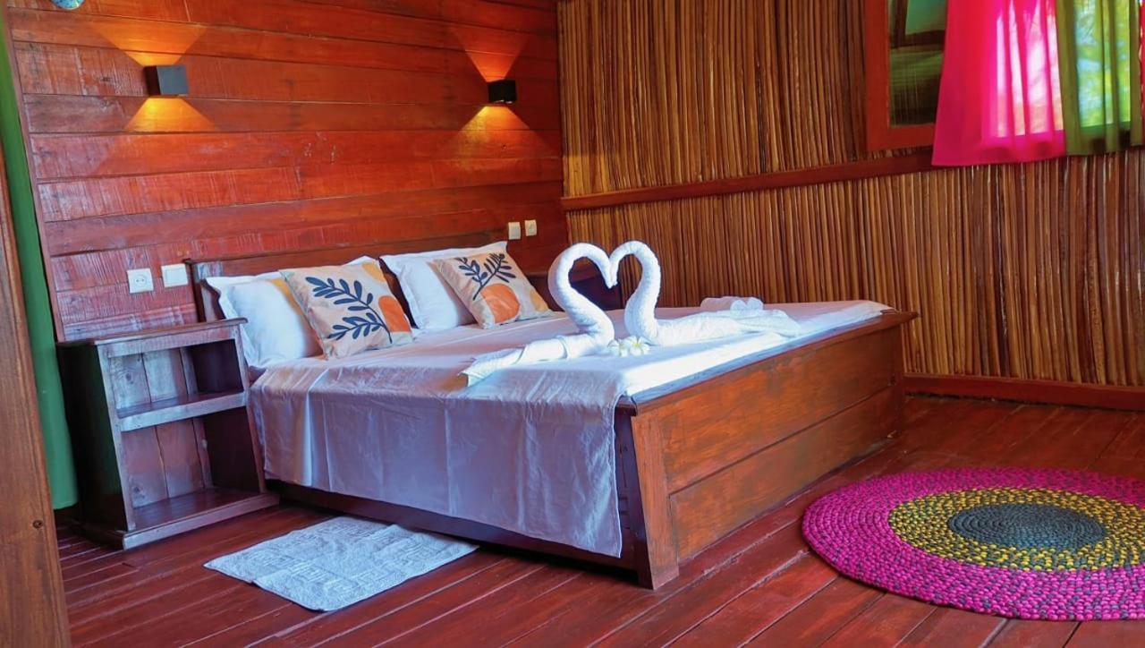 Ampazony Oasis Lodge 马哈赞加 外观 照片