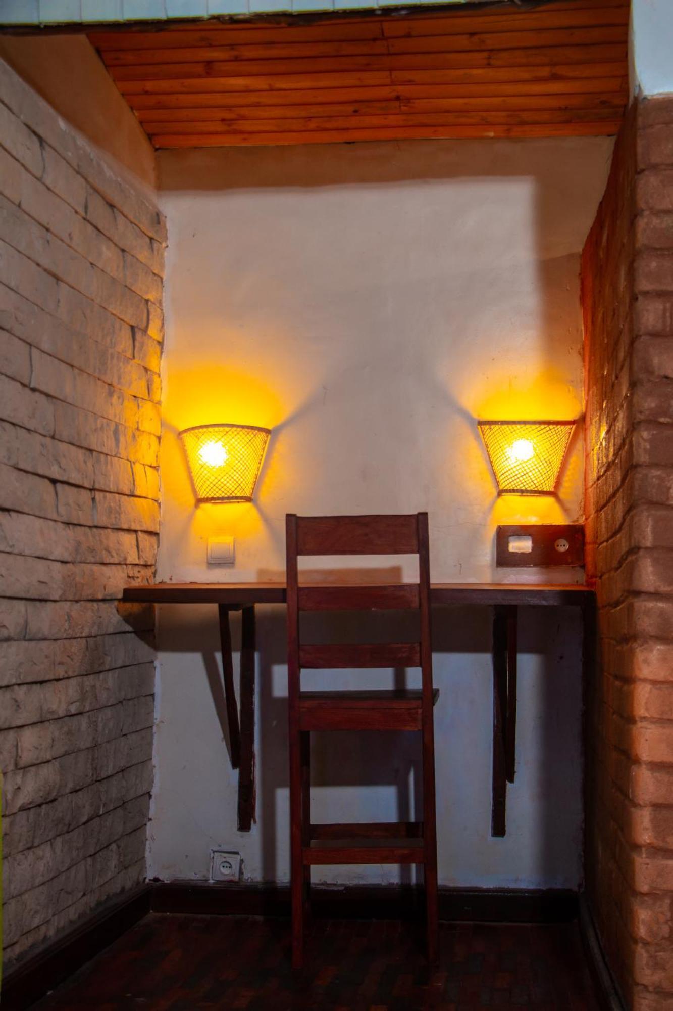 Ampazony Oasis Lodge 马哈赞加 外观 照片