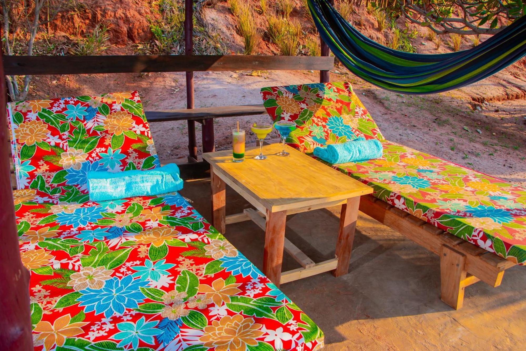 Ampazony Oasis Lodge 马哈赞加 外观 照片