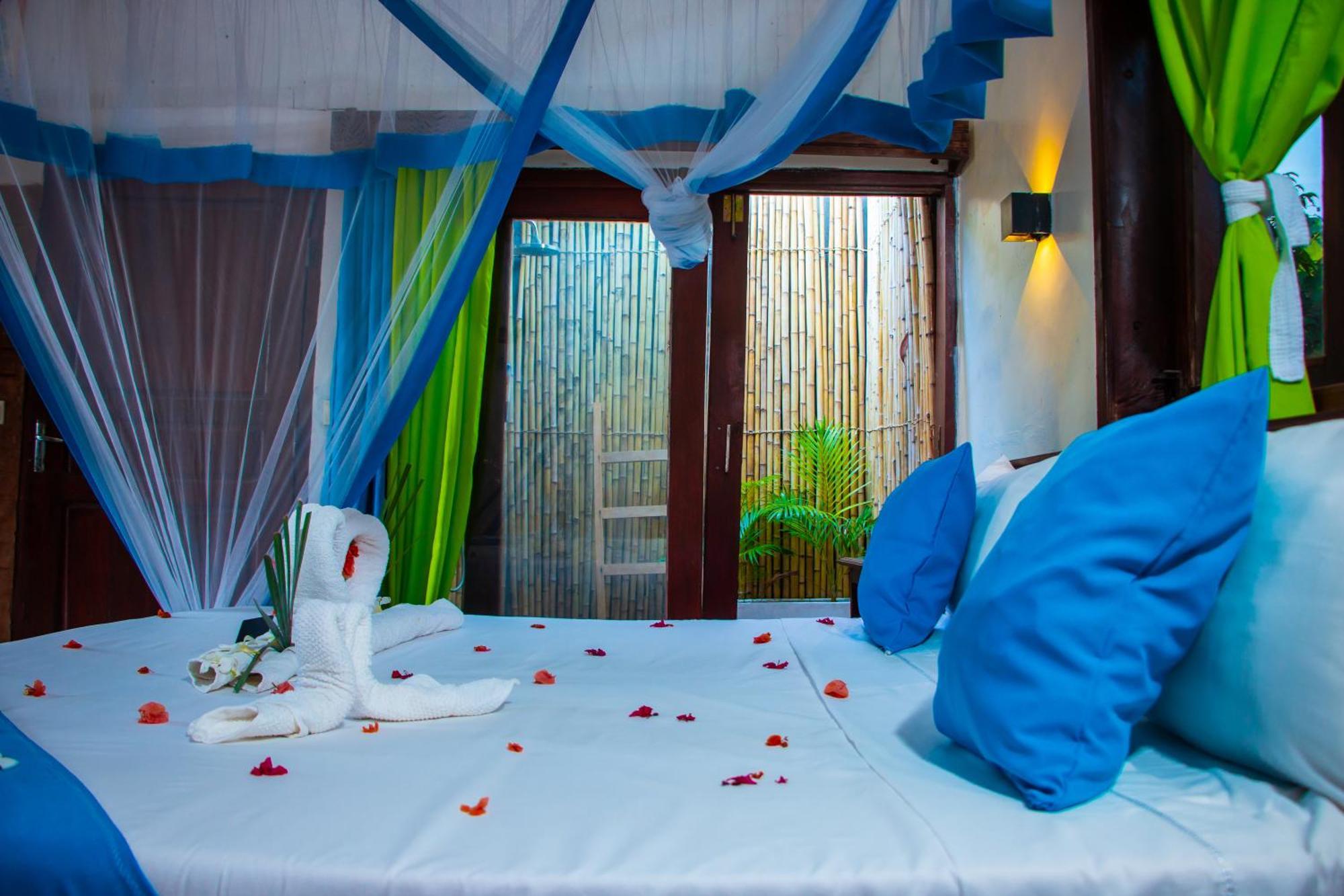 Ampazony Oasis Lodge 马哈赞加 外观 照片
